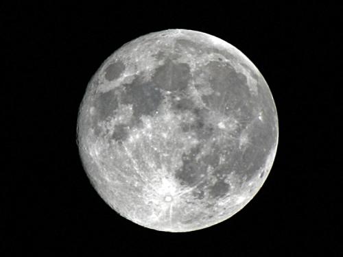 Prečo sa nemôžete pozrieť na mesiac? Aká je hrozba mesiaca?