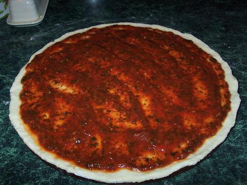 Omáčka z paradajkovej pasty na pizzu: recept s fotografiou