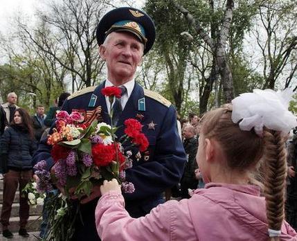 pohľadnice z papiera s vlastnými rukami 