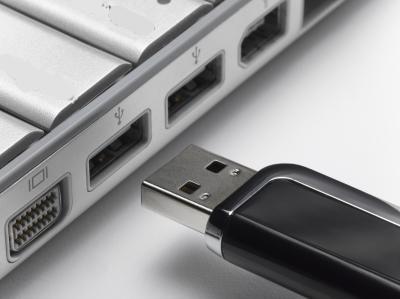 Multi-boot USB flash disk s vlastným vytváraním