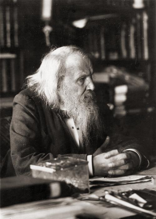 Stručná biografia Dmitrija Ivanoviča Mendelejeva