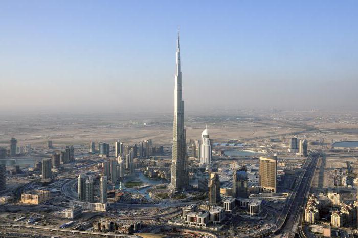 Burj Khalifa v Spojených arabských emirátoch je 828 metrov