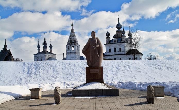 Yuryev-Poľsky. Pamiatky a história mesta